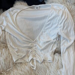 Black and white Aritzia, long sleeve